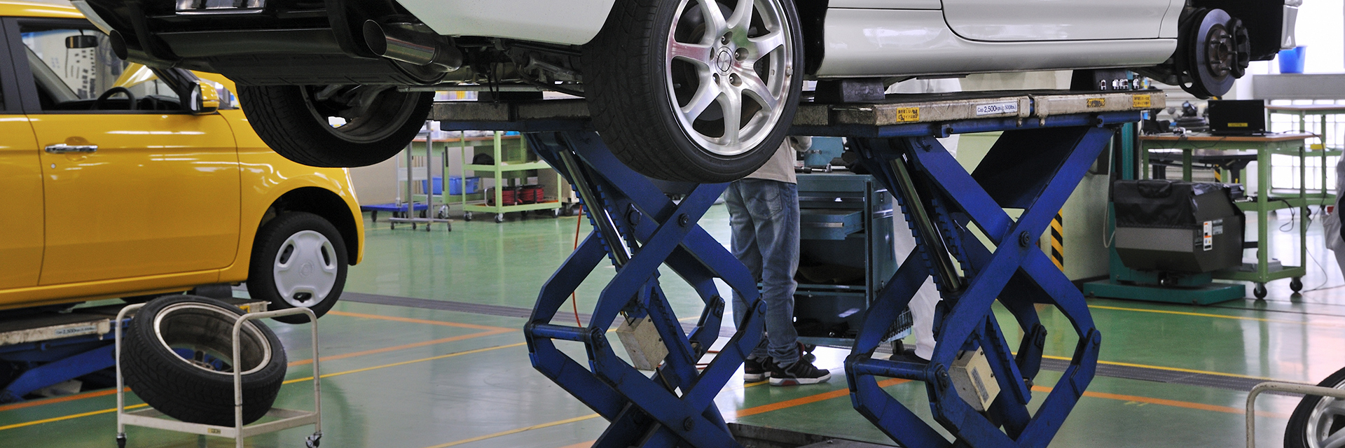 中古の自動車整備機器工具の専門店